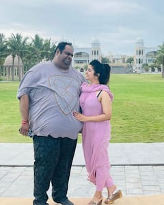 इन हीरोइनों के पति को देख लोगों ने सुनाई खरी-खोटी, किसी ने कहा Beauty And The Beast तो कोई देखते ही बोला बेमेल