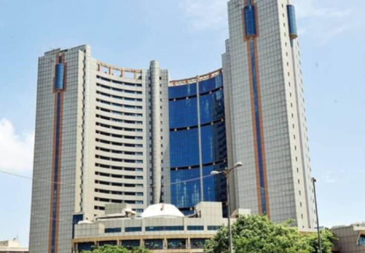 Delhi: दुकानों को सील किए जाने पर भड़के व्यापारी, MCD अधिकारियों की भूमिका पर उठाए सवाल MCD Traders agitated over the sealing of shops in Delhi ANN Delhi: दुकानों को सील किए जाने पर भड़के व्यापारी, MCD अधिकारियों की भूमिका पर उठाए सवाल