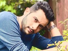 Abhishek Sharma: সোশ্যাল মিডিয়ায় আবেগঘন হৃত্বিক রোশনের 'ভাই' অভিষেক শর্মা, চেনেন তাঁকে?