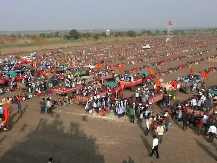 लाखो भाविकांसाठी या महाप्रसाद निर्मितीचे कार्य तब्बल 26 तासापासून सुरू आहे. आज दुपारी तब्बल दीड ते दोन लाख भाविकांच्या एकाच पंगतीत महाप्रसादच वितरण होणार आहे.