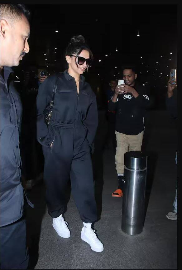 હિન્દી સિનેમાની સુપરસ્ટાર દીપિકા પાદુકોણ આ દિવસોમાં ફિલ્મ 'પઠાન'ને લઈને ચર્ચાનો વિષય બની છે. આ દરમિયાન દીપિકા એરપોર્ટ પર જોવા મળી હતી.