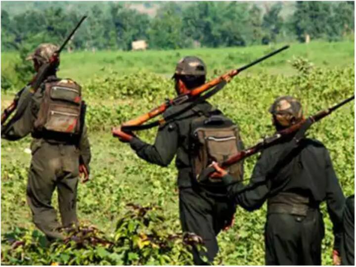Chhattisgarh police Big success 4 naxalites surrendered in Bijapur district Naxalites in Chhattisgarh: छत्तीसगढ़ पुलिस को मिली बड़ी कामयाबी, बीजापुर जिले में 4 नक्सलियों ने किया आत्मसमर्पण