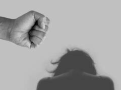 घर छोड़ने के बहाने 92 साल की बुजुर्ग महिला को बाइक पर बिठाया, जंगल ले जाकर किया रेप