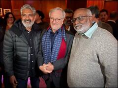 हॉलीवुड फिल्ममेकर स्टीवन स्पीलबर्ग से मिलकर खुशी से झूम उठे राजामौली, 'RRR' डायरेक्टर का रिएक्शन हुआ वायरल