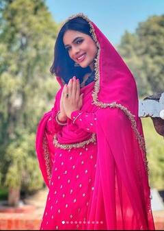 Neha Malik: ਨੇਹਾ ਮਲਿਕ ਨੇ ਪਿੰਕ ਸੂਟ ਪਹਿਨ ਕੇ ਕਰਵਾਇਆ ਖੂਬਸੂਰਤ ਫੋਟੋਸ਼ੂਟ, ਫੋਟੋਆਂ 'ਤੇ ਟਿਕੀ ਫੈਨਜ਼ ਦੀਆਂ ਨਜ਼ਰਾਂ