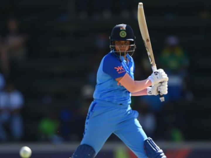 Shafali Verma Hammers 5 Fours, 1 Six Viral Video In Single Over During U-19 Women’s T20 WC Shafali Verma Hammers 5 Fours, 1 Six In Single Over During U-19 Women’s T20 WC. WATCH