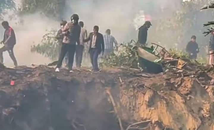সেপ্টেম্বর, ২০১১  মাউন্ট এভারেস্ট ঘুরিয়ে দেখাতে ১৯ জন যাত্রীকে নিয়ে উড়েছিল বুদ্ধার এয়ারের বিচক্র্যাফ্ট ১৯০০ডি বিমানটি। একটি পর্বতের সঙ্গে ধাক্কা লাগে। ১০ ভারতীয় ছিলেন নিহত যাত্রীদের মধ্যে। খারাপ আবহাওয়ার জন্যই দুর্ঘটনা ঘটে বলে জানা যায়।