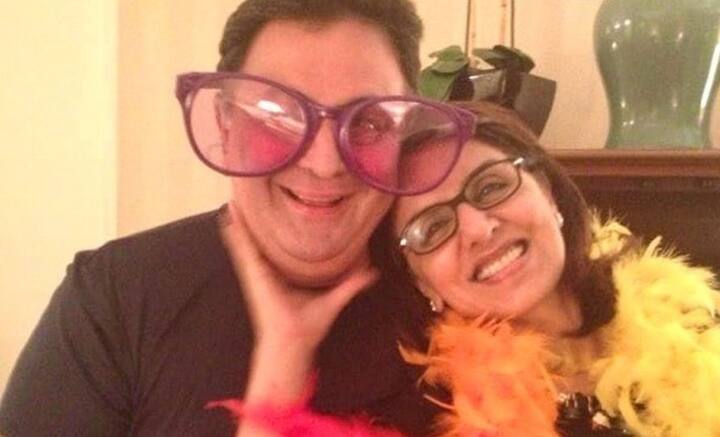 ঋষি কপূরের মৃত্যুর পর কাজে ডুবে যান নীতু। অভিনয়ে ফেরেন, রিয়্যালিটি শোয়েও অংশ নেন। কিন্তু স্বামীর মৃত্যুর পর তাঁর এই ভাল থাকার চেষ্টা মনে ধরেনি অনেকেরই। সোশ্যাল মিডিয়ায় তা নিয়ে আক্রমণের মুখেও পড়েন নীতু।