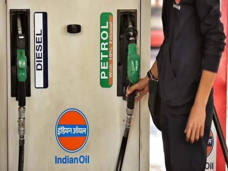 Petrol Diesel Price: petrol diesel price on pongal festival 15th January 2023 in chennai Petrol Diesel Price: விடிந்தது ஞாயிறு.. வந்தது பொங்கல்... மாற்றம் கண்டதா பெட்ரோல் விலை..? இன்றைய நிலவரம்!