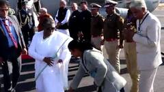 Rajasthan Engineer Suspended | Draupadi Murmu పాదాలు తాకేందుకు యత్నించిన ఇంజినీర్ సస్పెన్షన్