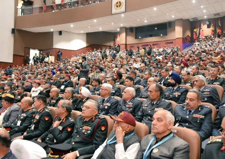 यावर्षी  कोरोनाचा धोका कमी झाल्यानं आर्मी डे साजरा करण्यासाठी काही नियमावली नसणार आहे. मोठ्या उत्साहात यावर्षीचा आर्मी डे साजरा केला जाणार आहे.