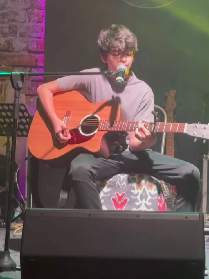 ऐसे में ऋतिक और सुजैन अपने-अपने पार्टनर के साथ इस म्यूजिकल नाइट्स में ऋदान और ऋहान की हौसला-अफजाई करने पहुंचे थे.