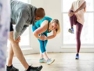 Health Tips : गुडघ्यांसाठी सर्वात नुकसानकारक व्यायाम कोणता? तुम्हालाही 'या' सवयी असतील तर लगेच टाळा