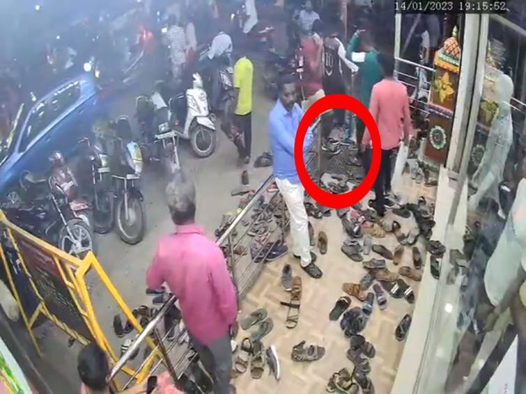 kanchipuram people beware steal sandals when they go to the shop Viral video காஞ்சிபுரம் மக்களே உஷார்...!  செருப்பு  திருடுறாங்க..!  வைரல் வீடியோ