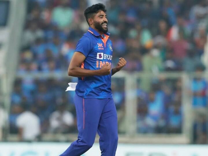 Mohammed Siraj is disappointed for not getting his first ODI fifer against Sri Lanka After match he told Rohit Sharma tried very hard to get IND vs SL: वनडे का पहला फाइफर न ले पाने से निराश हैं सिराज, बोले- कप्तान ने 5 विकेट दिलाने की कोशिश की, लेकिन...