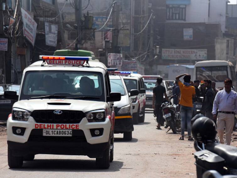 Father, Son Shot At Over Car Parking In Delhi's Yamuna Vihar, Both Critical delhi police Father, Son Shot At Over Car Parking In Delhi's Yamuna Vihar, Probe On