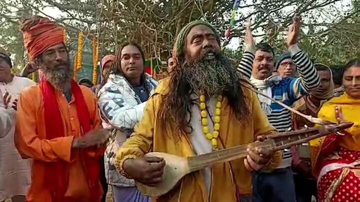 করোনার কারণে ২ বছর বন্ধ ছিল কেন্দুলির মেলা। এ বছর বিধিনিষেধ না থাকায় দেশ-বিদেশ থেকে এসেছেন বহু পর্যটক ও পুণ্যার্থী।মেলা চলবে চারদিন ধরে।
