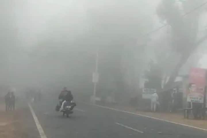 निफाडमध्ये 6.3 अंश सेल्सिअस तापमानाची नोंद झाली आहे. आज सर्वात कमी तापमानाची नोंद नाशिकमधील निफाडमध्ये झाली.