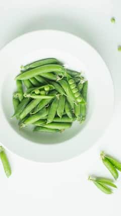 Green Peas Benefits : मटार खाण्याचे अनेक फायदे आहेत; पण 'या' समस्यांमध्ये त्याचे सेवन केल्यास नुकसान होऊ शकतं