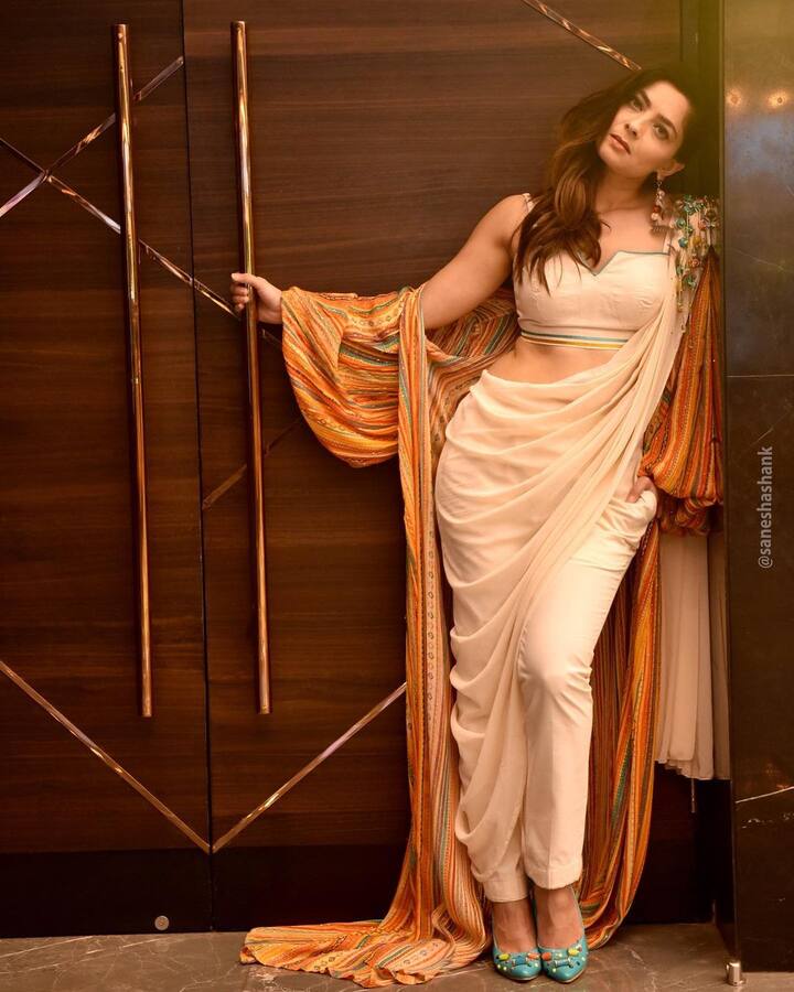 अप्सरा सोनाली कुलकर्णी नेहमीच तिच्या सोशलमीडियावरच्या फोटोंमुळे चर्चेत असते. (फोटो सौजन्य :sonalee18588/इंस्टाग्राम)