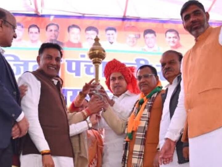 Haryana Politics BJP Leader Biplab Deb targeted Bhupinder Hooda over Jat Community Haryana Politics: भिवानी में त्रिपुरा के पूर्व CM बिप्लब देब ने हुड्डा परिवार पर साधा निशाना, कहा- 'जाट समुदाय को कर रहे भ्रमित'
