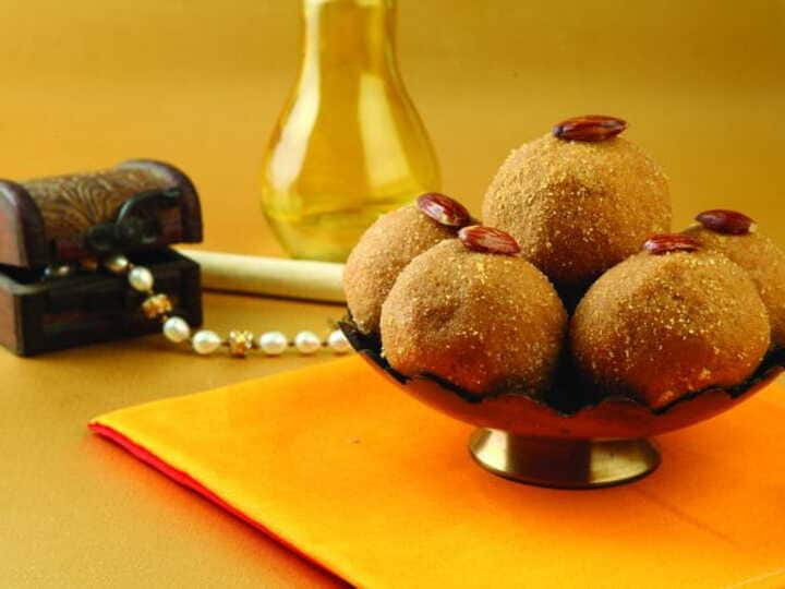 लड्डू तो सभी फायदेमंद होते हैं लेकिन सर्दियों में किस लड्डू से ज्यादा फायदा पहुंचता है ये जान लीजिए which laddoo should be eaten in winter know how to make laddoo लड्डू तो सभी फायदेमंद होते हैं लेकिन सर्दियों में किस लड्डू से ज्यादा फायदा पहुंचता है ये जान लीजिए