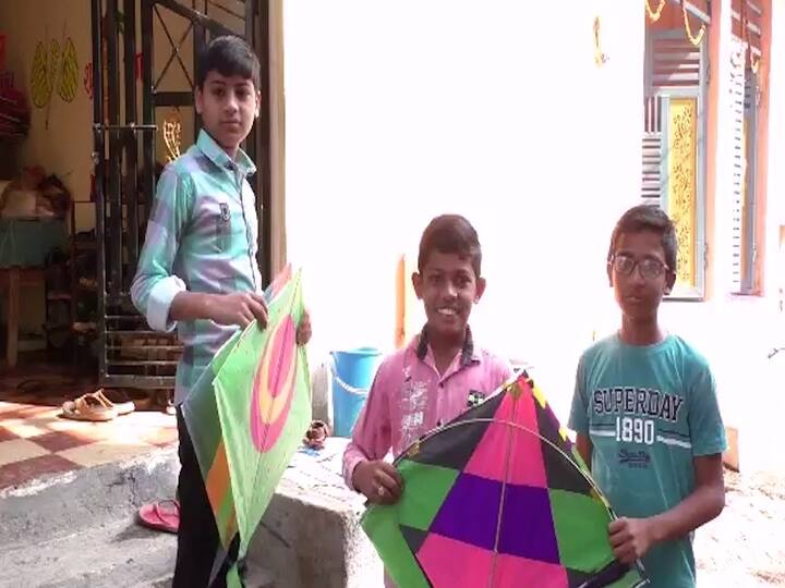 कोरोना नंतर दोन वर्षांनी आलेल्या संक्रांतीनिमित्त पतंगबाजीसाठी लहान मुलांमध्ये मोठा उत्साह पाहायला मिळाला.