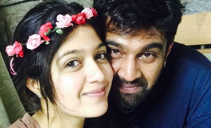 তা নিয়ে কম কটূক্তি শুনতে হয়নি মেঘনাকে। পরে এক সাক্ষাৎকারে জানান, হাসতেও আজকাল ভয় পান তিনি। স্বামী হারানো মহিলা হাসছেন, ভাল থাকার চেষ্টা করছেন, আজও মানতে পারে না ভারতের সমাজ।