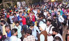 திருச்சி ரெயில், பஸ் நிலையங்களில் அலைமோதிய பயணிகள் கூட்டம்