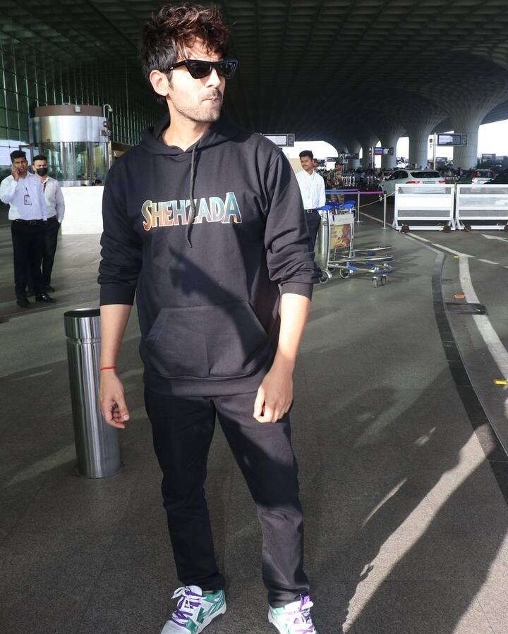 अगर आप इस वैलेंटाइन को खास बनाना चाहते हैं तो अपने लुक पर सबसे पहले ध्यान दें. किसी भी इंसान की पर्सनैलिटी उसके पहनावे पर भी निर्भर करती हैं.