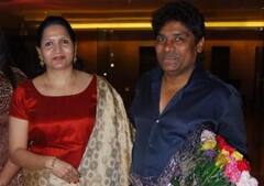 जॉनी लीवर की पत्नी सुजाता खूबसूरती में देती हैं हीरोइनों को मात, देखें फैमिली की खूबसूरत PHOTOS