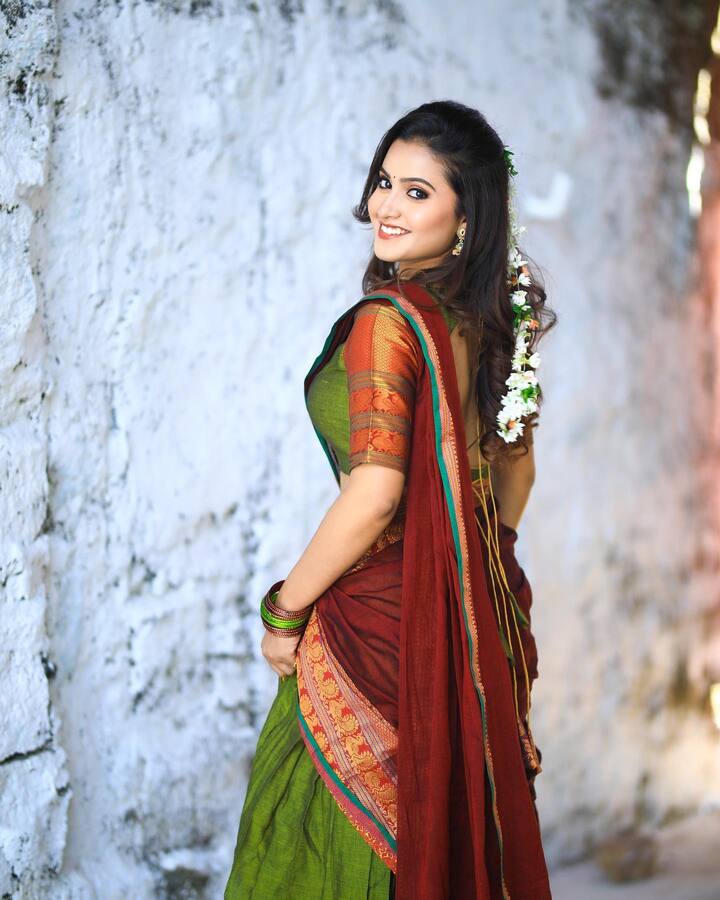 ఇటీవల సినిమాల్లోనూ అవకాశాలు దక్కించుకుటోంది.Photo Credit@Deepika Pilli/instagram