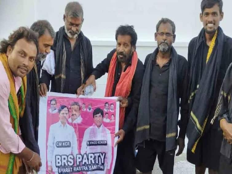 Palabhishekam to CM KCR in Sabarimala  Palabhishekam to CM KCR: శబరిమలలో సీఎం కేసీఆర్ కు పాలాభిషేకం - బీఆర్ఎస్ ముందుకు సాగాలంటూ కామెంట్లు!