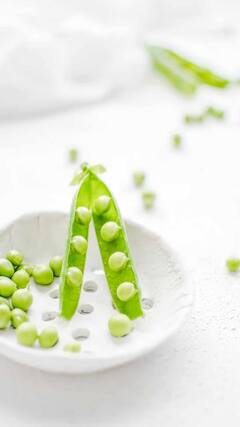 Green Peas Benefits : मटार खाण्याचे अनेक फायदे आहेत; पण 'या' समस्यांमध्ये त्याचे सेवन केल्यास नुकसान होऊ शकतं