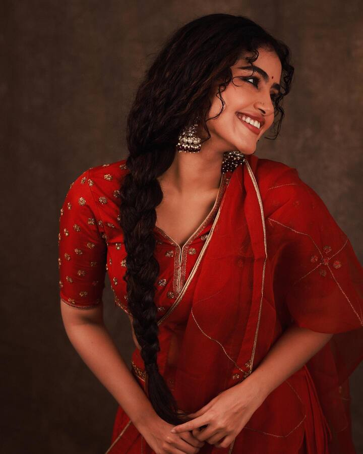 ప్రస్తుతం ‘డీజే టిల్లు‘ సీక్వెల్ లో నటిస్తోంది. Photo Credit: Anupama Parameswaran/Instagram