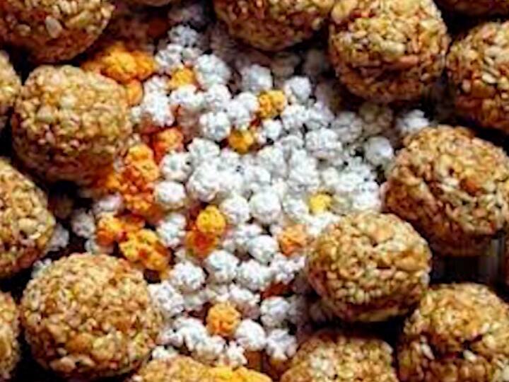 मकर संक्रातीला विधवा महिलांना देखील तेवढाच सन्मान मिळावा म्हणून बीडमध्ये मकर संक्रात कुंकवा पलीकडची या कार्यक्रमाच आयोजन करण्यात आलं आहे.
