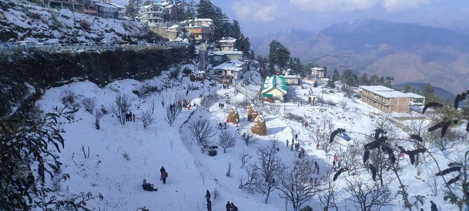 Shimla Snowfall 2023 : हिमाचल प्रदेशमध्ये बर्फवृष्टी झाली आहे. बर्फवृष्टीसाठी स्थानिक आणि पर्यटक आतुरतेने वाट पाहत होते.