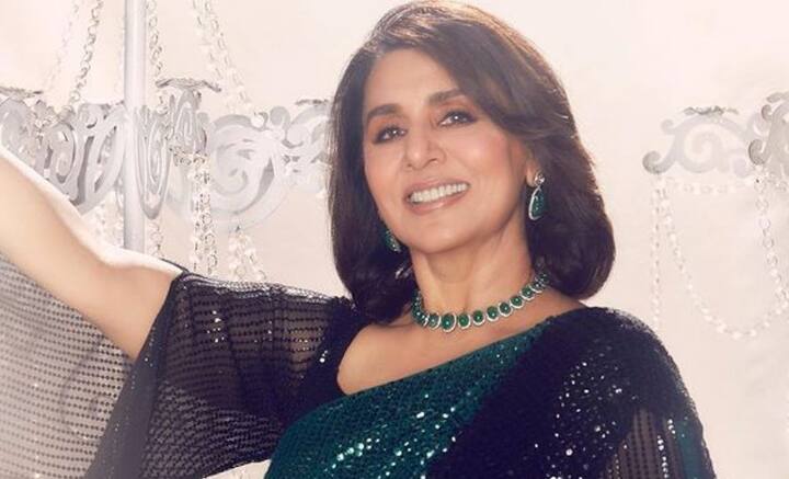 সংসার করতে ছেড়েছিলেন অভিনয়। তার পর একছাদের নিচে দীর্ঘ সময়। দুই সন্তানকে মানুষ করা, সন্তানদের বিয়ে দেওয়া, মৃত্যুশয্যায় শায়িত স্বামীকে সাহস জোগানো, সব কাজই নিষ্ঠাভরে পালন করেছেন নীতু কপূর।