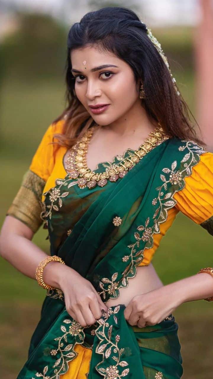 ஓ மை கோஸ்ட் படத்தில் முக்கிய கதாபாத்திரமாக வந்தார்