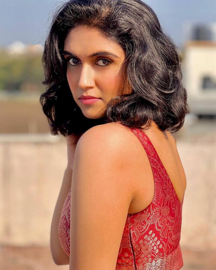 ‘सैराट’ फेम अभिनेत्री रिंकू राजगुरू (Rinku Rajguru) प्रचंड चर्चेत असते. रिंकू नेहमी स्वतःचे वेगवेगळे फोटो शेअर करून चाहत्यांशी कनेक्टेड राहते.(फोटो सौजन्य :iamrinkurajguru/इंस्टाग्राम)