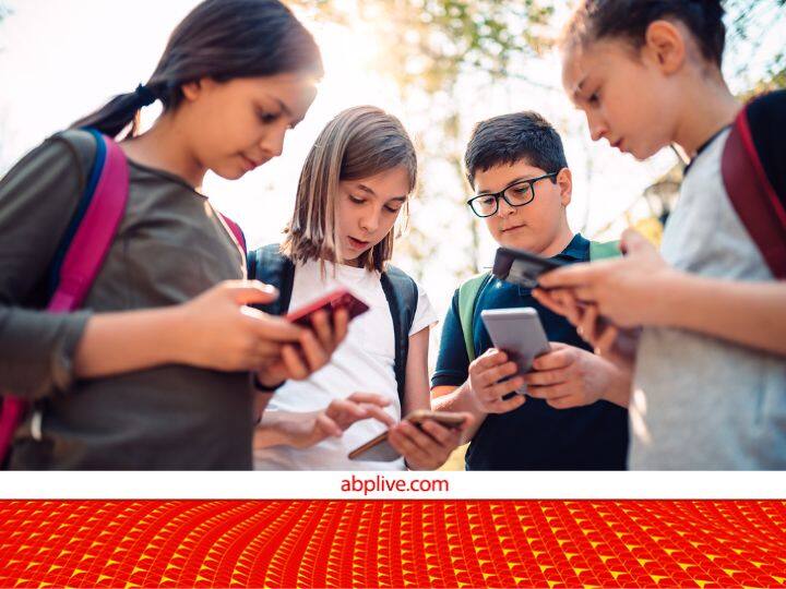 Social media effects on children brain Use of social media can shrink childrens brain research says सोशल मीडिया ज्यादा चलाने से दिमाग हो रहा है छोटा... सोचने पर मजबूर कर देगी ये रिसर्च