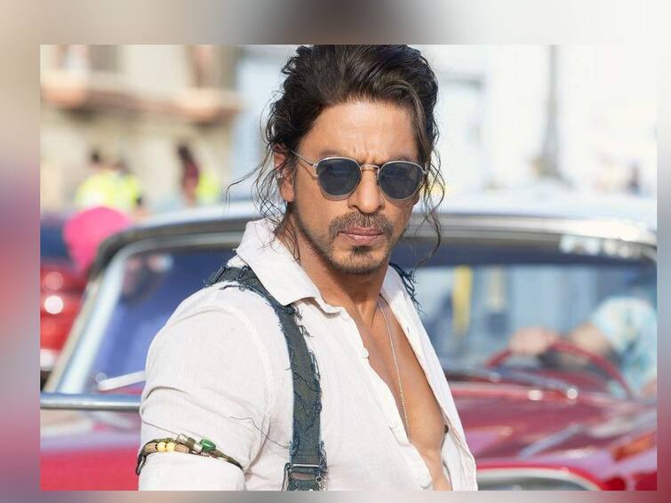 shah rukh khan movie pathaan earn huge collection in foreign country by advance booking Pathaan Advance Collection: परदेशात 'पठाण' चा डंका; रिलीज होण्याआधीच केली बंपर कमाई