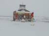 Kedarnath Snowfall: बर्फ की सफेद चादर से ढका केदारनाथ धाम, 3 फीट जमी बर्फ, बिजली आपूर्ति भी हुई ठप