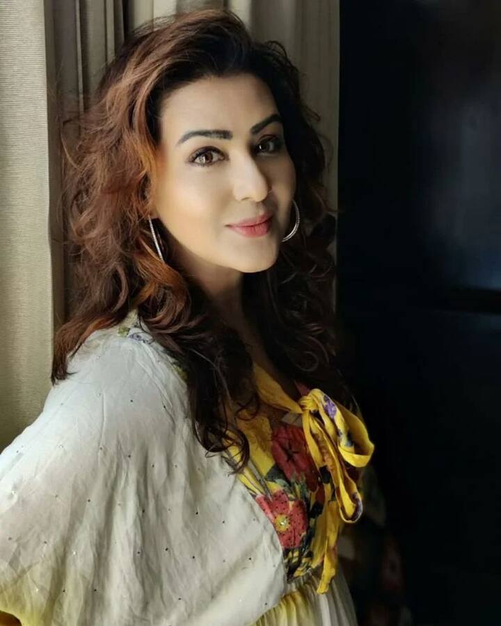 या नव्या मालिकेत तिचे नाव आहे एसीपी 'नयना माथूर'.शिल्पा शिंदे म्हणाली की तिची भूमिका अप्रतिम आहे आणि यावेळी ती लोकांना वेगळ्या पद्धतीने हसवणार आहे. (फोटो सौजन्य :shilpa_shinde_official/इंस्टाग्राम)