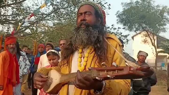 একদিকে, মকরসংক্রান্তির পুণ্যস্নান সাগরসঙ্গমে। অন্যদিকে, বীরভূমের জয়দেব-কেঁদুলিতে অজয় নদে স্নান পুণ্যার্থীদের৷