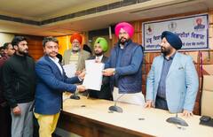 Appointment Letters: 122 ਜੂਨੀਅਰ ਇੰਜੀਨੀਅਰਾਂ ਨੂੰ ਕੁਲਦੀਪ ਧਾਲੀਵਾਲ ਨੇ ਵੰਡੇ ਨਿਯੁਕਤੀ ਪੱਤਰ