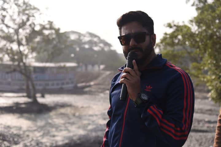 এই সিরিজের মুখ্যভূমিকায় থাকছেন শাশ্বত চট্টোপাধ্যায় (Saswata Chatterjee), ঋত্বিক চক্রবর্তী (Ritwick Chakraborty), জুন মাল্য (Jun Mallya), কৌশানী মুখোপাধ্যায় (Kaushani Mukherjee)।