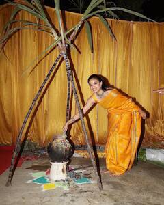 Keerthy Suresh: సంక్రాంతి సంబరాల్లో కీర్తి సురేష్ - పసుపు చీరలో మెరుపుతీగలా