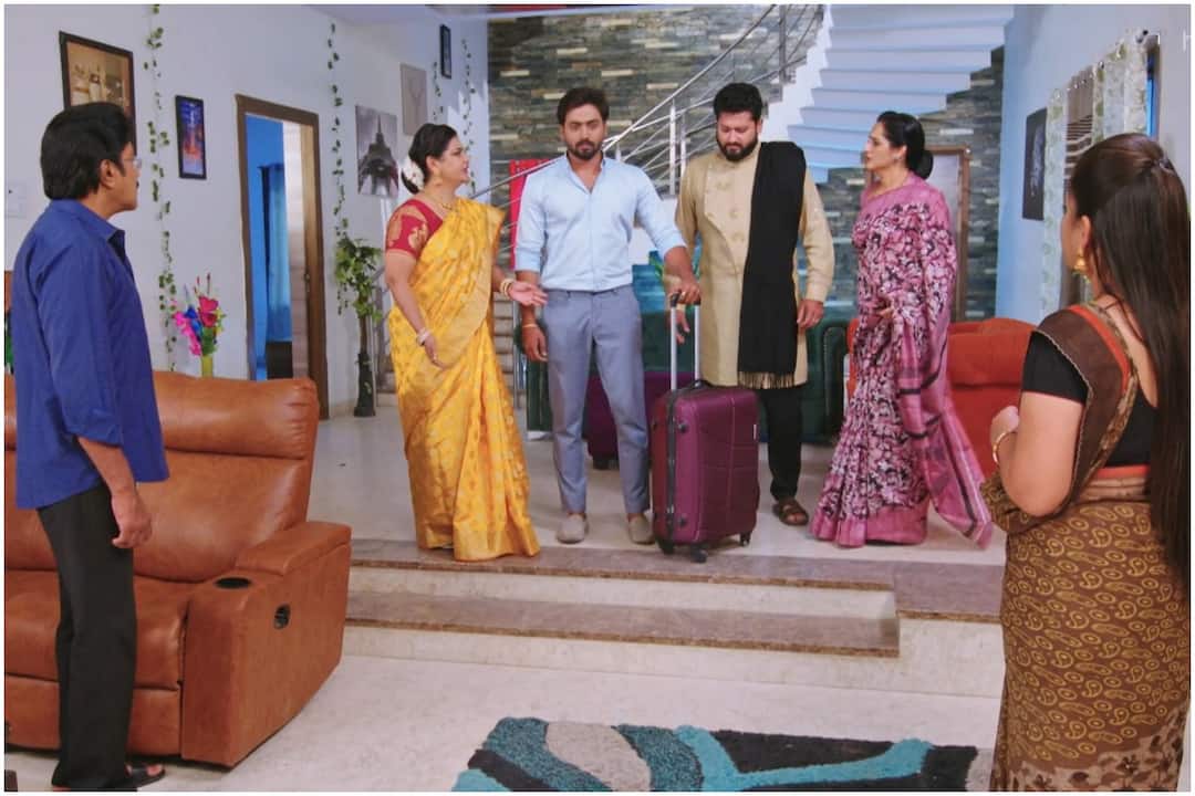 Guppedanta Manasu Serial January 16th Episode 661 Written Update Today Episode Guppedanta Manasu January 16th: రిషి నిర్ణయం విని షాకైన దేవయాని- వసు ప్రేమని అంగీకరించి పెళ్లిచేసుకోమన్న చక్రపాణి