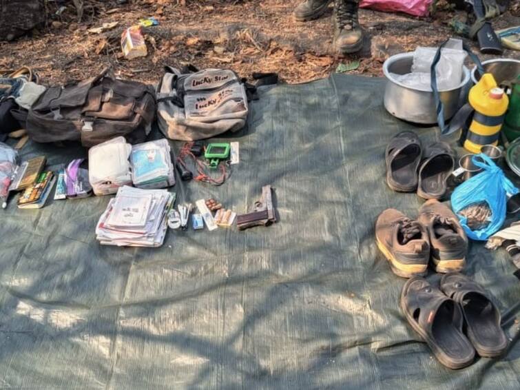 Encounter Breaks Out Between Naxals And Police In Maharashtra, Large Number Of Weapons Seized Encounter Breaks Out Between Naxals And Police In Maharashtra, Large Number Of Weapons Seized